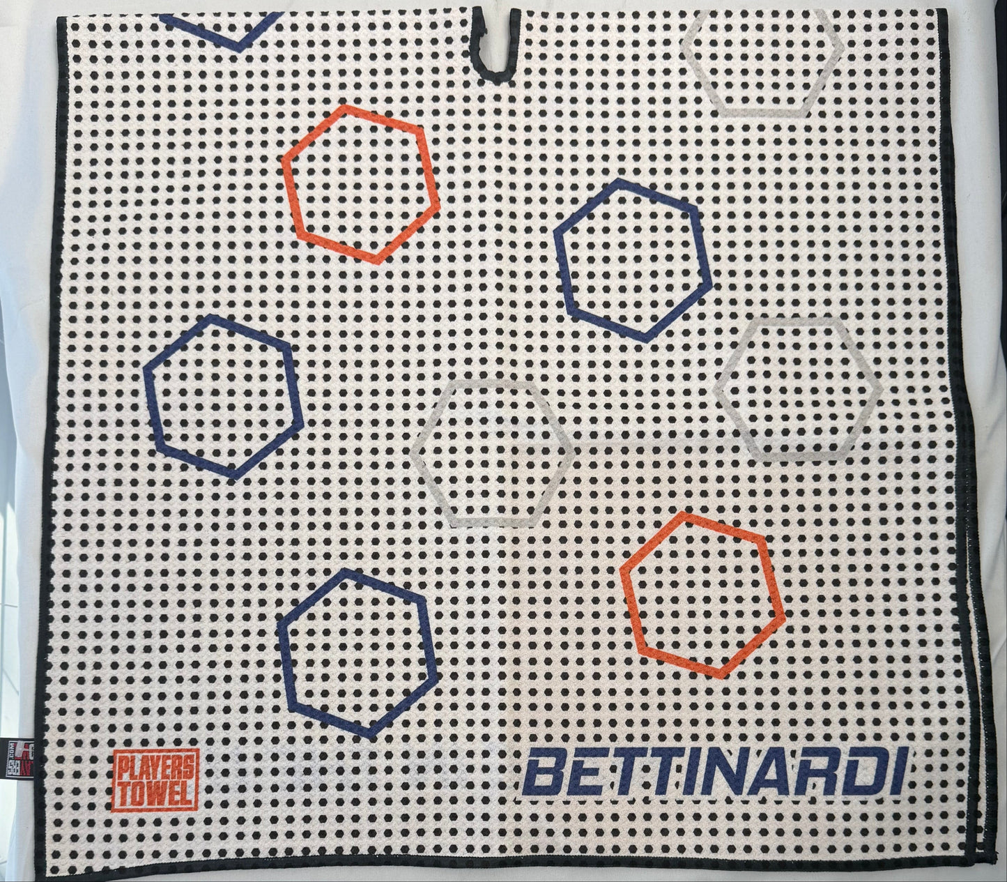 Bettinardi - 2021 Dancing Open Hex Players Towel - White